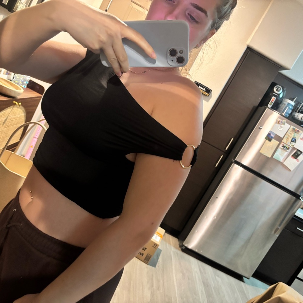SHEIN Black One-Shoulder Crop Top with Ring Detail